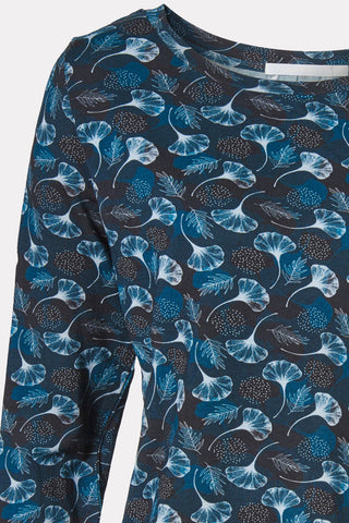 Langarmshirt aus LENZING™ ECOVERO™ Viskose  Ginkgo-Print in Petrol