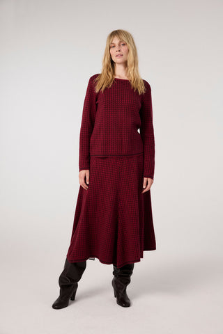 Sustainable jacquard sweater with abstract leaf motif