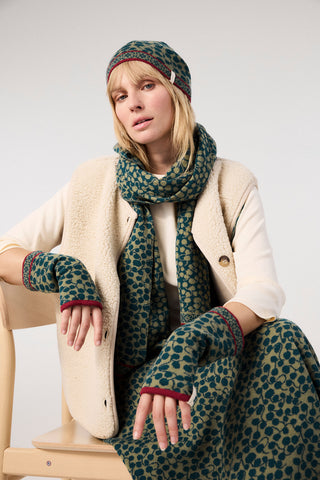 Organic cotton wrist warmers – drop pattern in jacquard knit