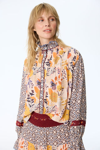 Gemusterte Stehkragenbluse aus seidigem Modal