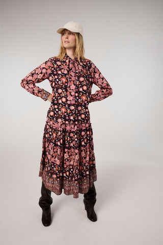 Pussy bow blouse – made from sustainable viscose with a floral print