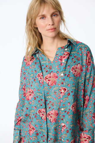 Bluse aus Modal in Türkis/Koralle mit floralem Print