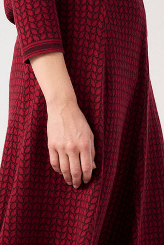 Jacquard-Rock mit Blattmuster (GOTS-zertifiziert)
