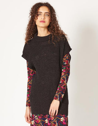 Hand-knitted long top Crocus black